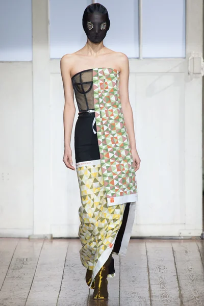 Look 3